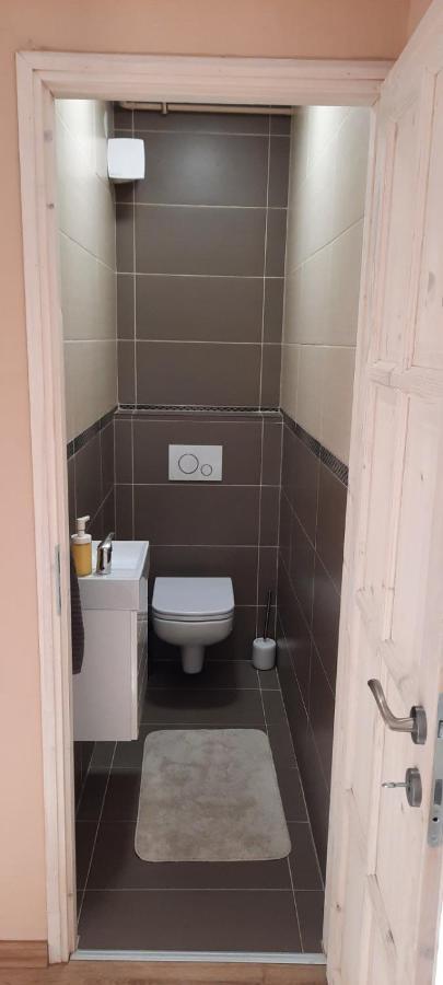 Nemeth Apartman ケストヘイ エクステリア 写真