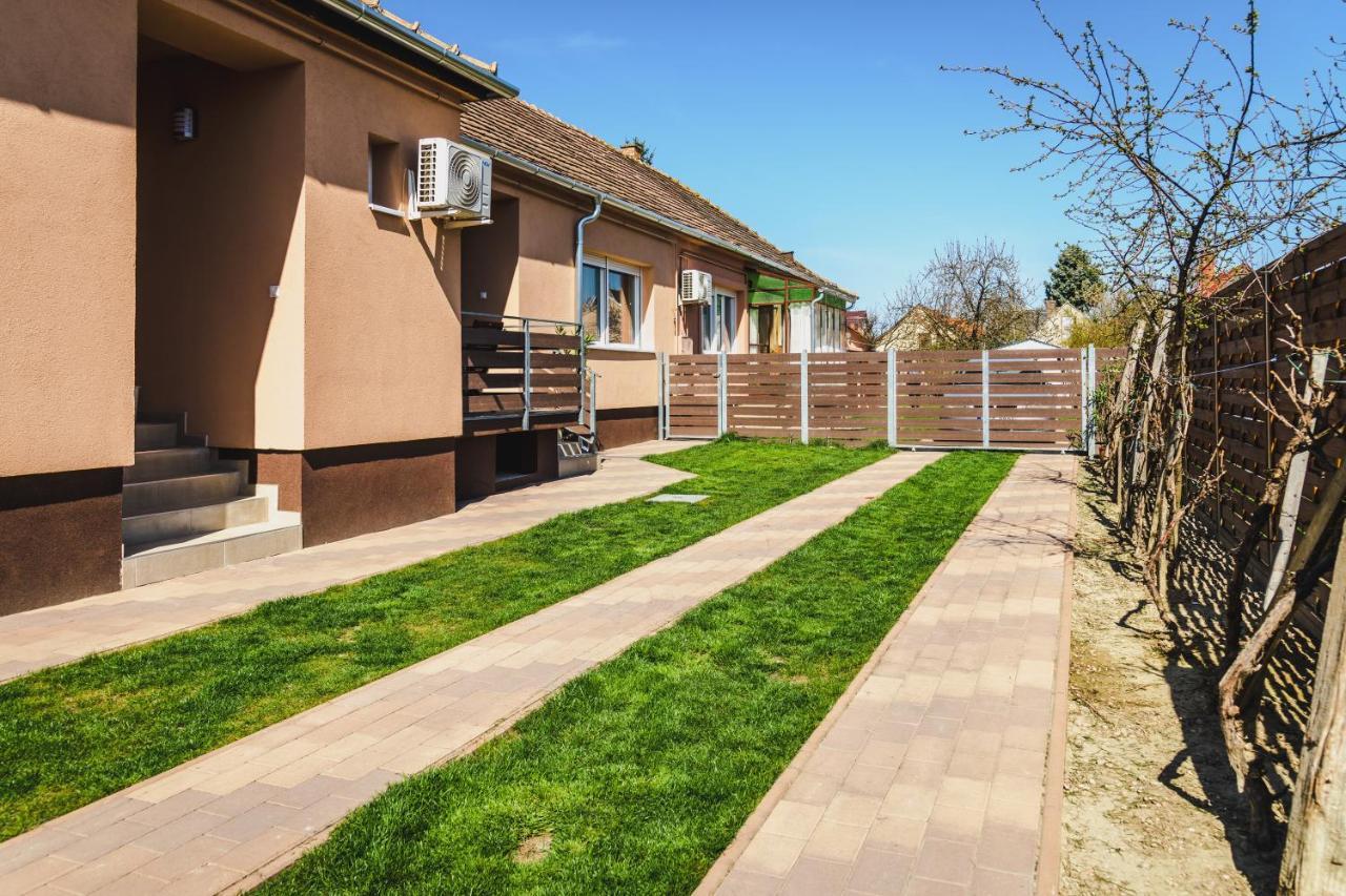 Nemeth Apartman ケストヘイ エクステリア 写真